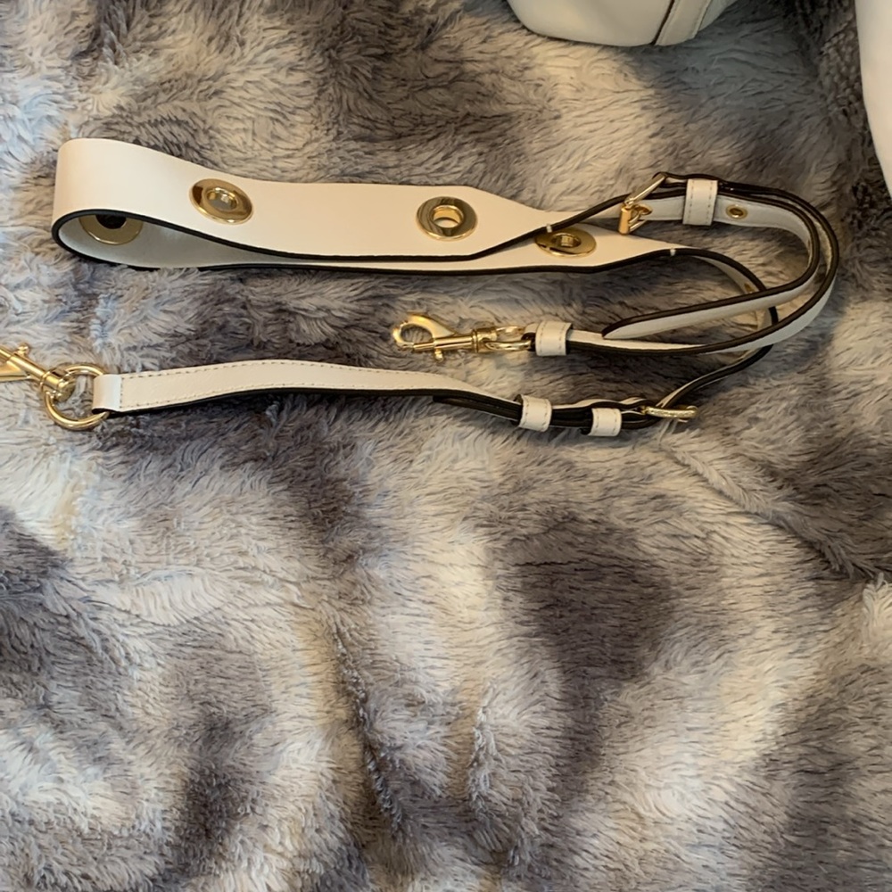 Michael Kors small white/gold hand bag - Picture 9 of 13